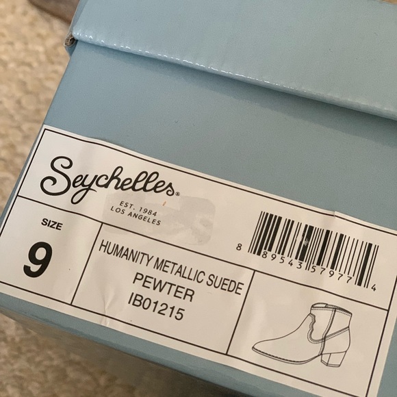 Silver Metallic silver cowboy style booties - Picture 2 of 5